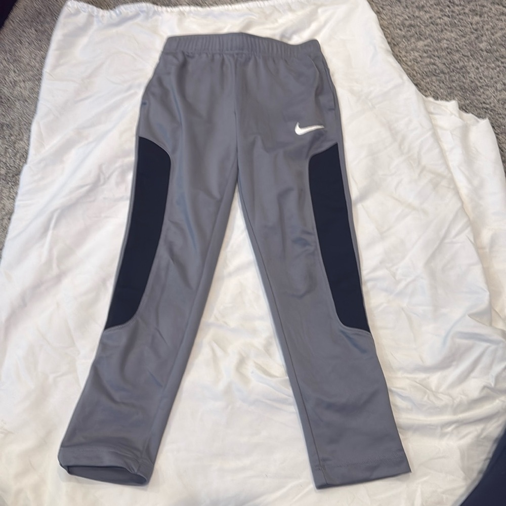 Boys Nike Small Gray Dri-Fit Pants